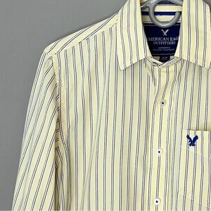 AE Mens Vintage Fit Size M Classic 90s Casual Preppy Button Down Shirt